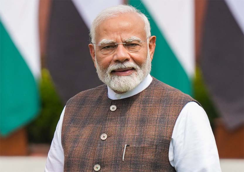 बड़ी खबर : प्रधानमंत्री नरेंद्र मोदी की मासिक सैलरी भले ही कॉर्पोरेट जगत के बड़े CEO की तुलना में कम लगे, लेकिन उन्हें मिलने वाली सरकारी सुविधाएं, सुरक्षा और सम्मान इस पद को बेहद खास बनाते है। आखिर कैसे और क्या है मासिक सैलरी ? Tap कर जाने